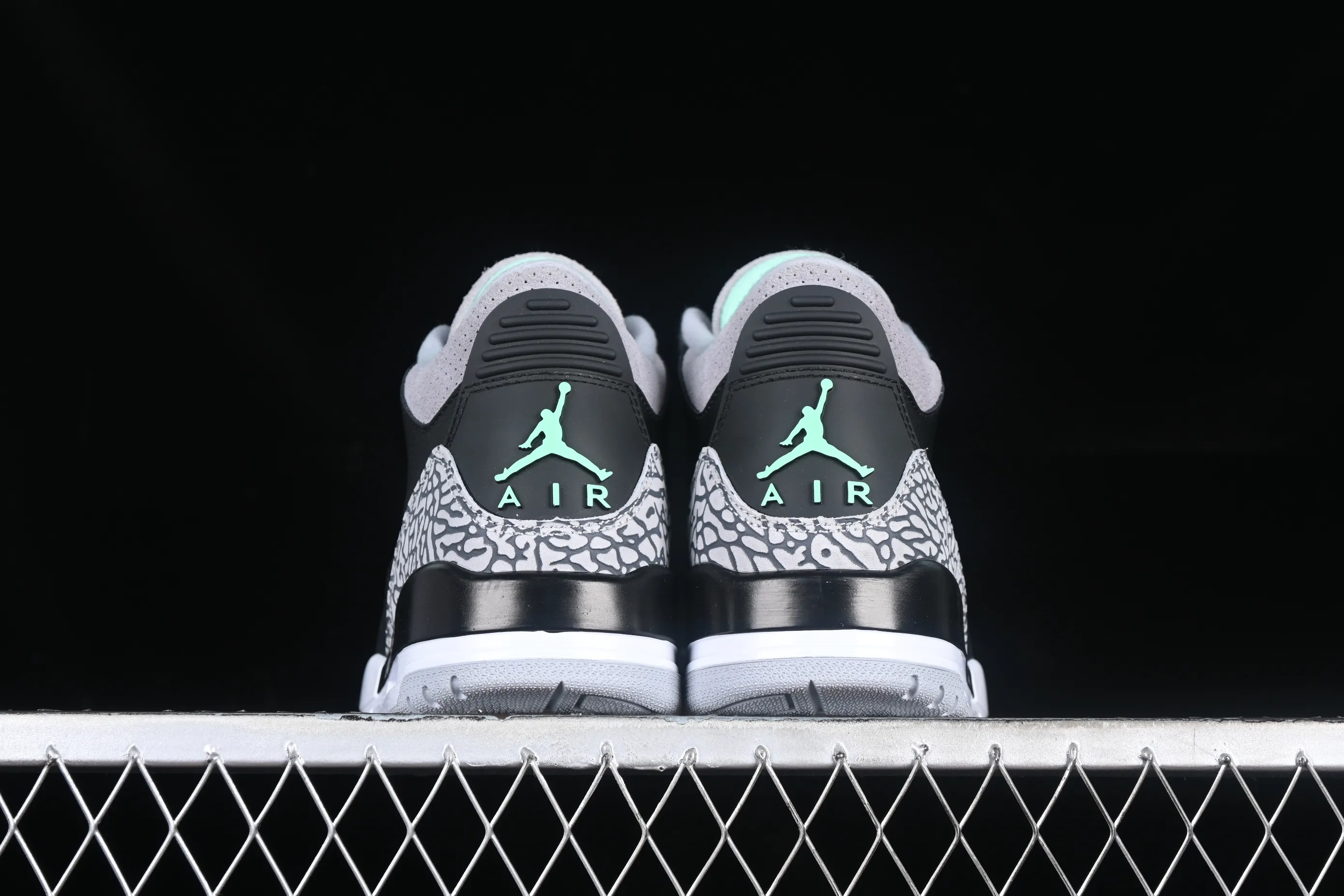 All categories Air Jordan Jordan series basketball shoes Air Jordan 3 L version Air Jordan 3 "Green Glow" AJ3 Joe 3 black and green CT8532-031